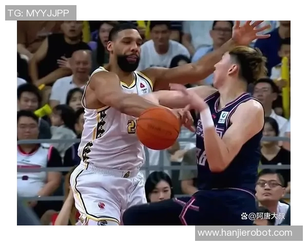 CBA激战广东队迎战八一南昌队双雄对决引发球迷热议 CBA激战广东队迎战八一南昌队双雄对决引发球迷热议