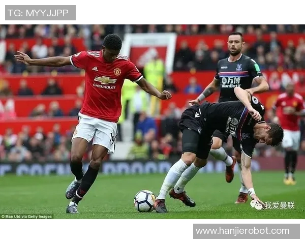 曼彻斯特联迎战伯顿期待精彩对决球迷热情高涨助威球队奋勇争胜 曼彻斯特联迎战伯顿期待精彩对决球迷热情高涨助威球队奋勇争胜