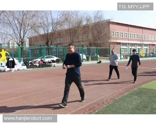 张庆鹏:从篮球场上的拼搏者到生活中的智慧引导者之路 张庆鹏:从篮球场上的拼搏者到生活中的智慧引导者之路