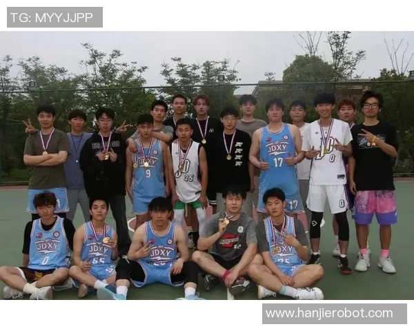 老明星篮球重聚赛场回忆青春岁月展现传奇风采